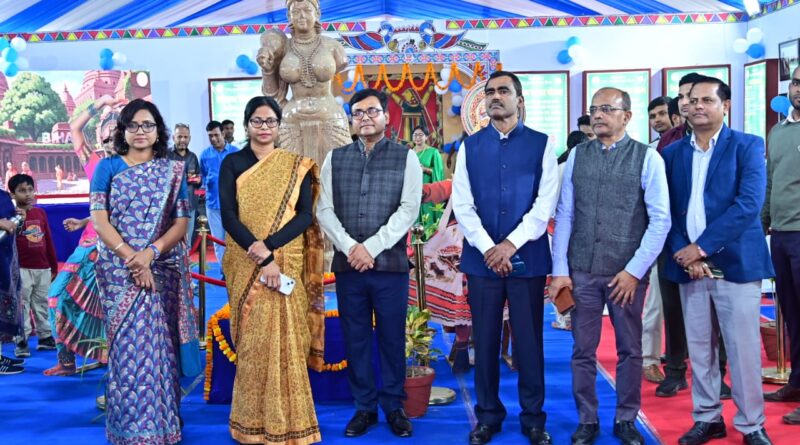 IMG 20251119 WA0017 सोनपुर मेला-2025 के कला-संस्कृति एवं युवा विभाग के स्टॉल का भव्य उद्घाटन