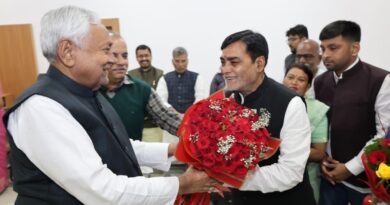 नई सरकार के गठन के बाद मुख्यमंत्री ने जदयू के जनप्रतिनिधियों, नेताओं एवं कार्यकर्ताओं से की मुलाकात