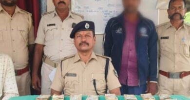 मतदान से पहले प्रशासन सतर्क  19 लाख 80 हजार नेपाली रुपए  एक  गिरफ्तार