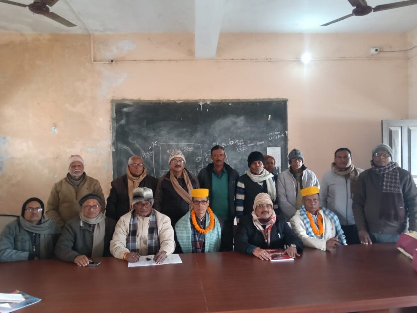 IMG 20251224 WA0008 अवकाशोपरांत प्रो. हरिश्चन्द्र यादव व प्रो. सूरज नारायण यादव को दी गई भावभीनी विदाई