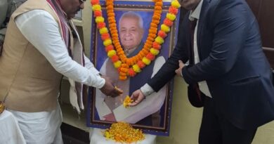 IMG 20251224 WA0011 7वीं पुण्यतिथि पर याद किए गए कैप्टन जय नारायण प्रसाद व तैलचित्र पर पुष्पांजलि अर्पित किया : हरि सहनी