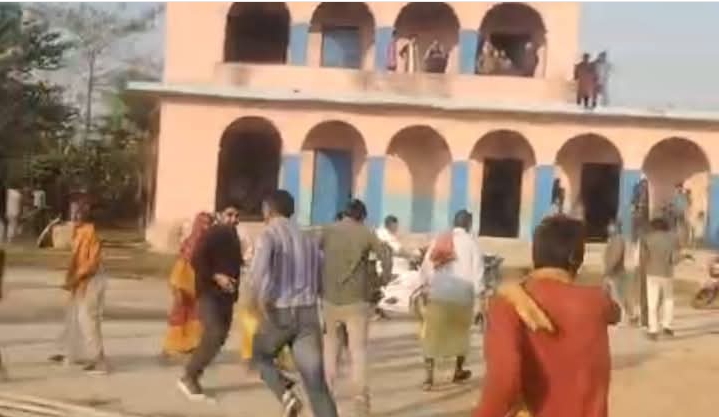 पदाधिकारीयों पर हमला मामले में 27 नामजद और 25-30 अज्ञात के विरुद्ध एफआईआर 1 Screenshot 2025 12 17 19 50 56 27 a23b203fd3aafc6dcb84e438dda678b6 पदाधिकारीयों पर हमला मामले में 27 नामजद और 25-30 अज्ञात के विरुद्ध एफआईआर