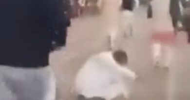 Screenshot 2025 12 23 08 18 23 27 9a8262a1f765bef8e0b1dede086c52db केंद्रीय राज्यमंत्री जितिन प्रसाद ने सांसद खेल महोत्सव का उद्घाटन करते जमीन से गिरा