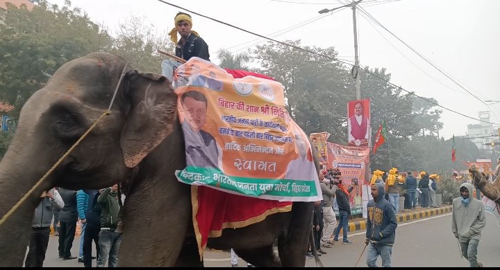 Screenshot 2025 12 23 17 54 12 82 99c04817c0de5652397fc8b56c3b3817 भाजपा के राष्ट्रीय कार्यकारी अध्यक्ष नितिन नवीन का प्रदेश भाजपा प्रवक्ता संजीव कुमार मिश्र के नेतृत्व में शहर के प्रमुख स्थानों पर जोरदार स्वागत