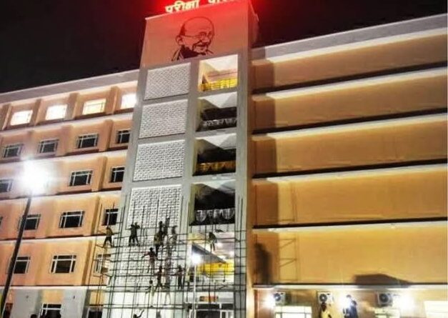 Screenshot 2026 01 04 16 00 24 08 a23b203fd3aafc6dcb84e438dda678b6 बापू परीक्षा परिसर में अब 11,384 परीक्षार्थी एक साथ ऑनलाइन और ऑफलाइन परीक्षा दे सकते