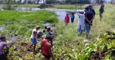 जिस प्लास्टिक को समझते थे कचरा , अब उसी से बन रहीं मजबूत ग्रामीण सड़कें  ।। 2.अब नहीं चलेगी ढिलाई, दो साल में हर हाल में पूरा होगा विशेष भूमि सर्वेक्षण : विजय सिन्हा ।। 3.कचरा नहीं कमाल: जलकुंभी से मखाने की खेती में क्रांति