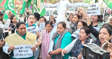 IMG 20260211 WA0004 गंदी भाषा, गंदी जुबान नीतीश कुमार की यही पहचान : अनीता भारती ।।2.बिहार की प्रथम महिला मुख्यमंत्री श्रीमती राबड़ी देवी के लिए गंदी और अभद्र भाषा इस्तेमाल करने पर मुख्यमंत्री नीतीश कुमार का राजद महिला प्रकोष्ठ की ओर से पुतला दहन किया गया : एजाज अहमद