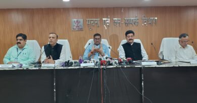 प्रेस कॉन्फ्रेंस में  मंत्री ने कहा कि सहकारिता के क्षेत्र में रोजगार की असीम संभावना