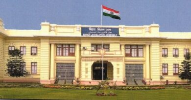 बिहार विधान सभा के  अध्यक्ष डॉ० प्रेम कुमार को माननीय सदस्यों द्वारा नव–निर्मित आवासीय परिसर से संबंधित समस्याओं से अवगत कराया