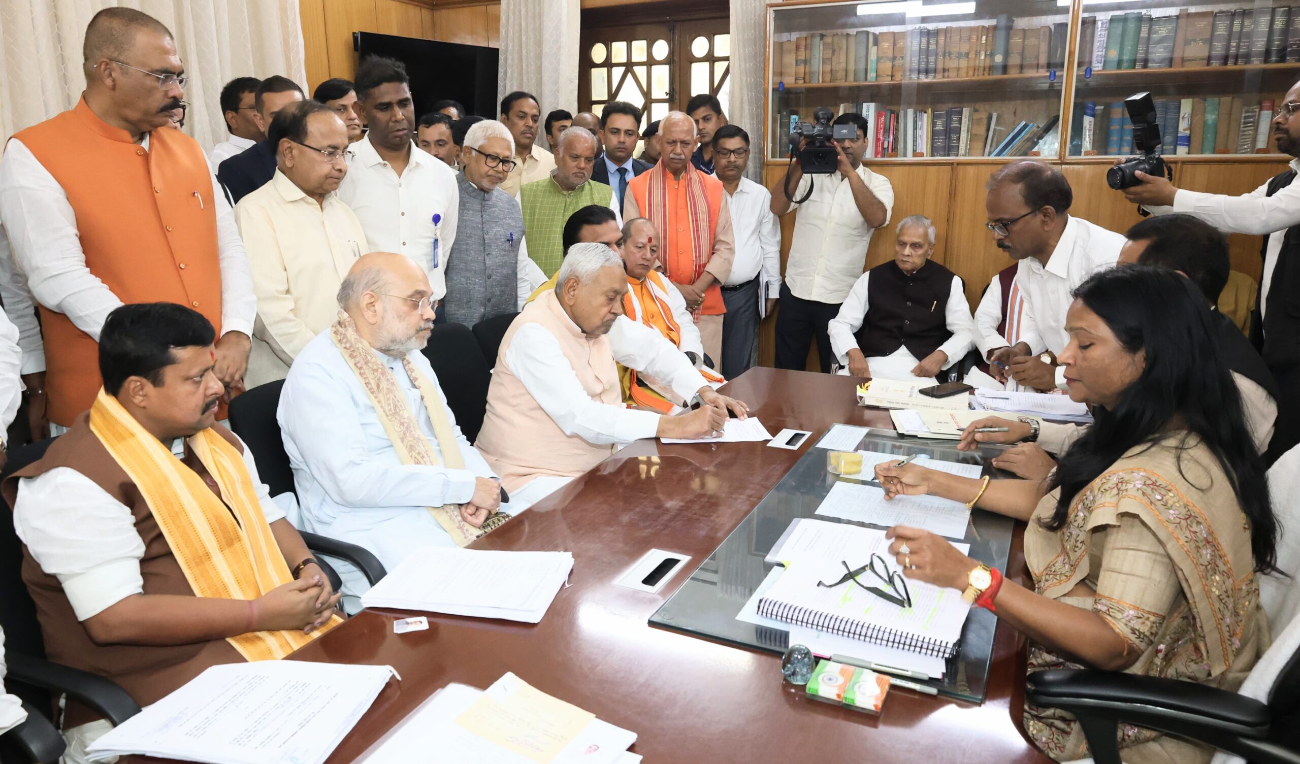 राज्यसभा चुनाव के लिए एन०डी०ए० प्रत्याशी के रूप में श्री नीतीश कुमार, श्री रामनाथ ठाकुर, श्री नितिन नवीन, श्री शिवेश कुमार एवं श्री उपेन्द्र कुशवाहा ने किया नामांकन