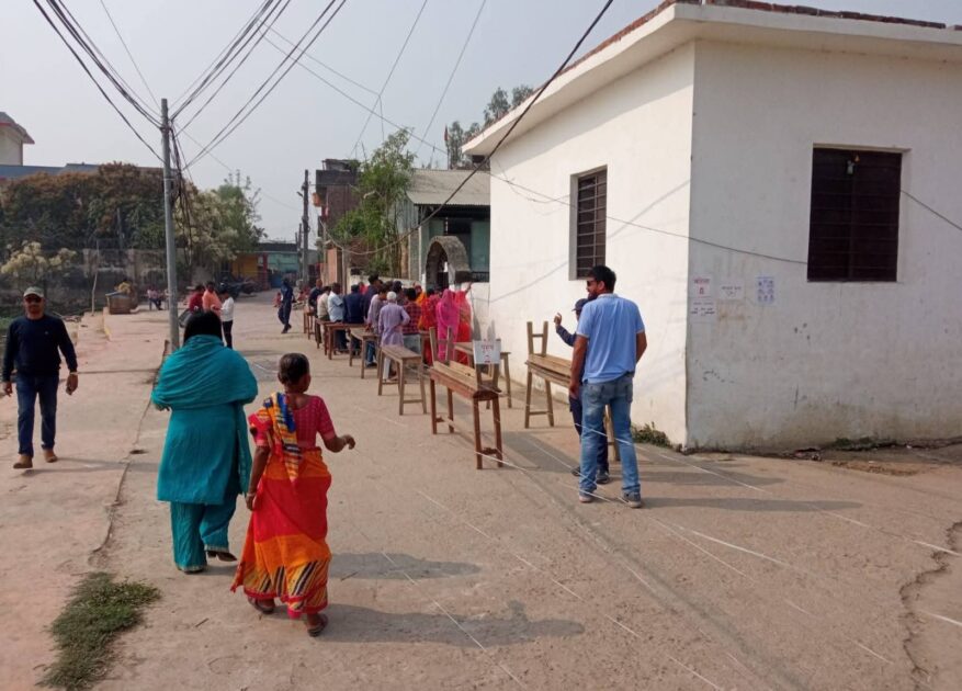 IMG 20260305 WA0016 नेपाल में 275 सीटों के लिए मतदान,पोलिंग बूथों पर सुबह से लंबी कतारें,मतदान शांति पूर्ण