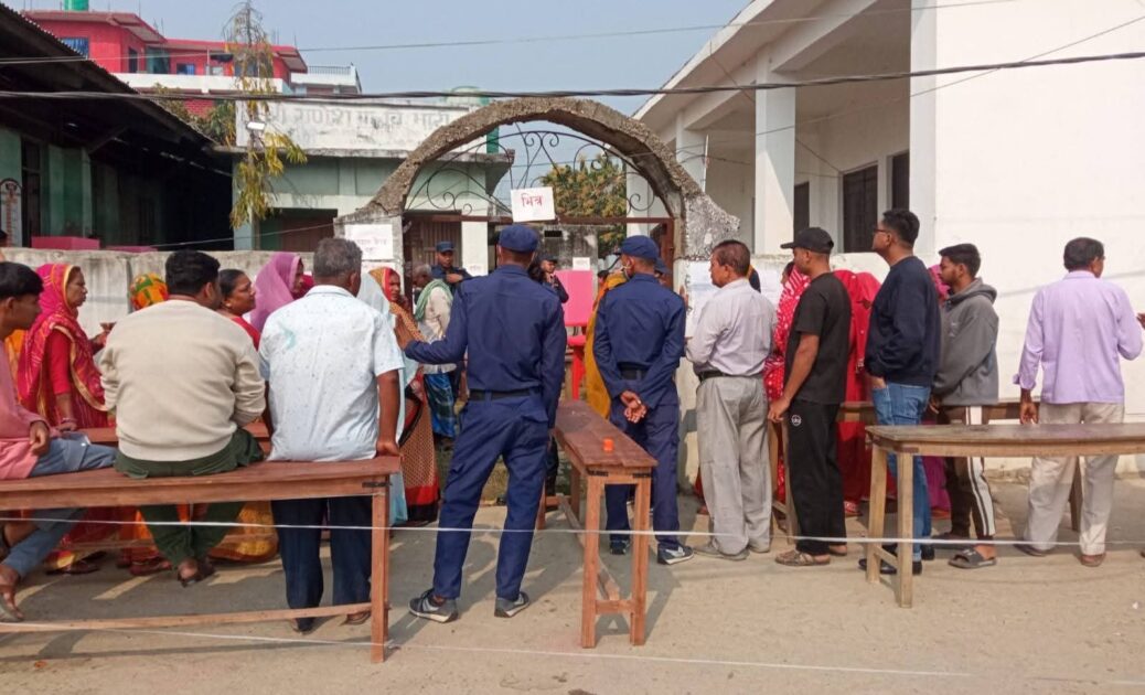 IMG 20260305 WA0018 1 नेपाल में 275 सीटों के लिए मतदान,पोलिंग बूथों पर सुबह से लंबी कतारें,मतदान शांति पूर्ण
