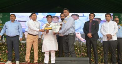 तमिलनाडु के निवेशकों ने किया वर्षों से बंद मढ़ौरा चीनी मिल का निरीक्षण ।। 2. एआई की मदद से तेज और पारदर्शी होंगे भूमि सर्वेक्षण व बंदोबस्त कार्य: उपमुख्यमंत्री।। 3.महिलाओं के लिए आयोजित जॉब फेयर में 50 से अधिक राष्ट्रीय एवं बहुराष्ट्रीय कंपनियां लेंगी भाग।।  4.10 साल, 138 जिंदगियां: किडनी ट्रांसप्लांट में बड़ी सफलता, स्वास्थ्य मंत्री का नवाचार पर जोर।। 5.एग्रो बिहार मेला का हुआ समापन, किसानों ने जमकर खरीदे कृषि यंत्र।।