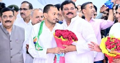 मुख्यमंत्री Nitish Kumar के बेटे निशांत कुमार ने राजनीति मे रखते हुए Janata Dal (United) की सदस्यता ग्रहण की, लेकिन पोलिटिकल डेब्यू के साथ ही विवादों में