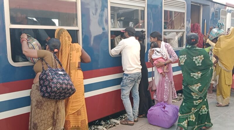 IMG 20260401 WA0006 जयनगर-नेपाल रेलखंड पर यात्रियों की सुविधा से ज्यादा तस्करी का साया, सुरक्षा के बीच सवालों के घेरे में व्यवस्था