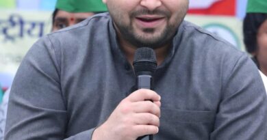 मुख्यमंत्री दो-दो उपमुख्यमंत्री में नैतिक साहस और योग्यता है तो इन आंकड़ों व तथ्यों पर मुझसे सार्वजनिक बहस करे : तेजस्वी ।। 2 .गंज मुसहरी में 3 साल की महादलित समाज की बच्ची के साथ हुए बलात्कार और मानवता को शर्मसार करने वाली घटना की जांच के : एजाज अहमद ।। 3.मोतिहारी जहरीले शराब कांड की जांच के लिए   सात सदस्यीय जांच समिति का गठन : राजद 