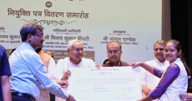 मुख्यमंत्री ने 4954 नवनियुक्त महिला स्वास्थ्य कार्यकर्ता (ए०एन०एम०) को प्रदान किया नियुक्ति पत्र