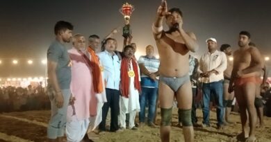 दुल्लीपट्टी महावीर झंडा महोत्सव में महादंगल का फाइनल बाबर पहलवान बने विजेता