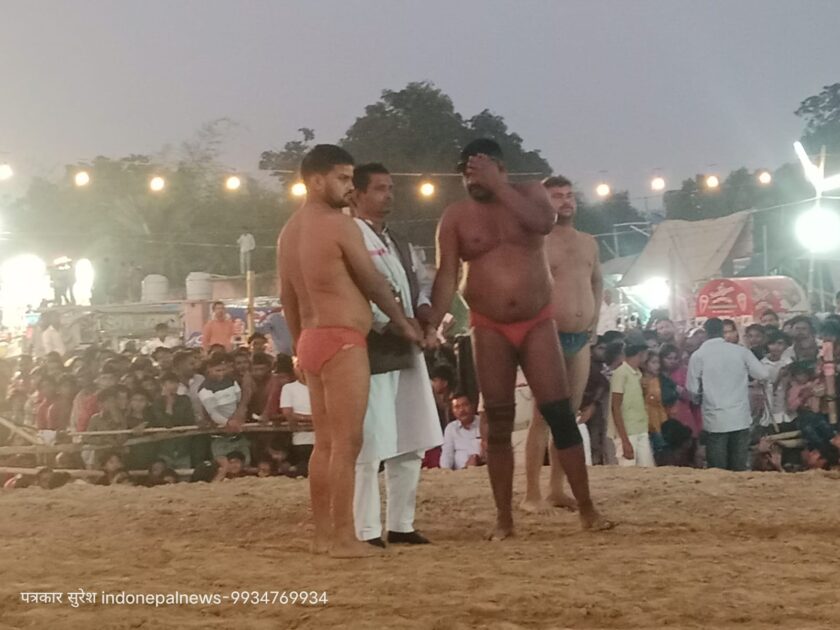 IMG 20260411 WA0005 दुल्लीपट्टी महावीर झंडा महोत्सव में महादंगल का फाइनल बाबर पहलवान बने विजेता