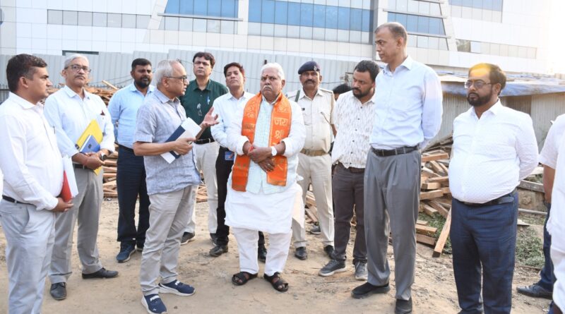 बिहार विधान सभा अध्यक्ष डॉ० प्रेम कुमार सदस्यों के लिए  नवनिर्मित आवासीय परिसर का निरीक्षण कर  सुविधाओं तथा चल रहे निर्माण कार्यों का जायजा लिया