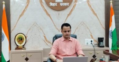 सड़क के निर्माण कार्य/चौड़ीकरण के क्रम में विद्युत पोल, पेड़ आदि से होनेवाले अवरोध को हटाने  विभाग को निर्देश: DM 