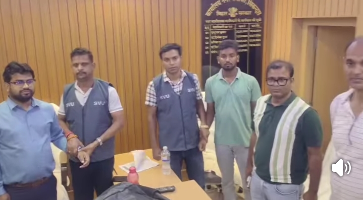 50 हजार घूस लेते निगरानी विभाग की टीम ने कार्यपालक पदाधिकारी को रंगे हाथ पकड़ा