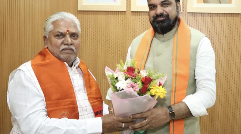 गया जी के समग्र विकास को लेकर मुख्यमंत्री से मिले विधानसभा अध्यक्ष डॉ. प्रेम कुमार ।।2.पेट्रोल-डीजल के खपत को घटाने तथा सार्वजनिक वाहनों के उपयोग को बढ़ावा देने की पहल को विधान सभा सचिवालय के पदाधिकारियों एवं कर्मचारियों के बीच लागू