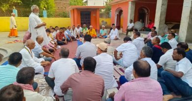 काली स्थान मंदिर परिसर में सैटलाइट टाउनशिप विरोधी प्रदर्शन कर वर्तमान सरकारी नीतियों की तीव्र निंदा