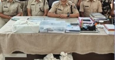 दो अभियुक्त गिरफ्तार एवं लैपटॉप, मोबाइल और बड़ी संख्या में फर्जी दस्तावेज बरामद