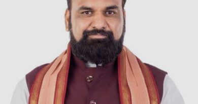अगले 5 वर्षों में 1 लाख शिक्षकों की नियुक्ति की जायेगी जिसके अन्तर्गत प्रत्येक वर्ष कम से कम लगभग 20 हजार शिक्षकों की नियुक्ति की जायेगी। इसके लिये हर वर्ष जुलाई महीने में नियुक्ति संबंधी विज्ञापन जारी  किया जायेगा :- मुख्यमंत्री