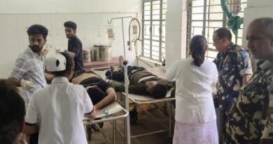 सड़क दुर्घटना में पति-पत्नी समेत तीन की मौत दो घायल