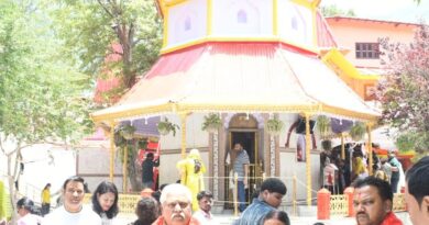 अध्यक्ष डॉ प्रेम कुमार ने अपने पारिवारिक सदस्यों एवं सहयोगियों के साथ उत्तराखंड राज्य के नैनीताल में श्री माँ नयना देवी मंदिर में विधिवत पूजा-अर्चना कर माता रानी का आशीर्वाद प्राप्त