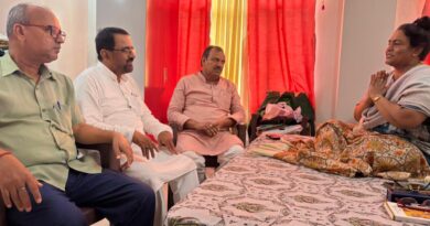 राजद की प्रवक्ता सह विधान पार्षद डॉ उर्मिला ठाकुर से राजद नेताओं ने मुलाकात कर उनके स्वास्थ्य के संबंध में जानकारी प्राप्त की : एजाज अहमद