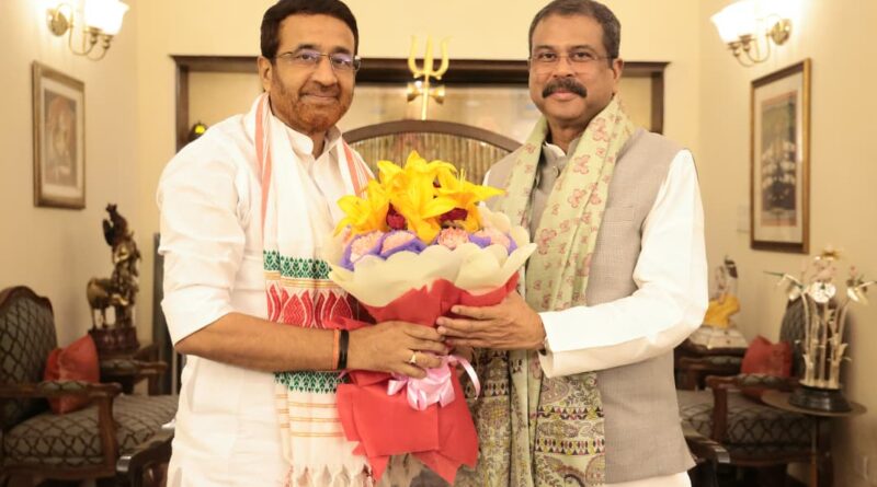पंचायत और शहरी क्षेत्र की तर्ज पर अब प्रखंड स्तर पर भी आयोजित होगा जन कल्याण शिविर।।  2. बिहार की 3 पारंपरिक कलाकृति को जीआई टैग मिलना गौरवपूर्ण उपलब्धि।।3.जनजातीय गरिमा उत्सव के तहत 7665 लाभुकों को दी गई सेवा।।  4. केंद्रीय शिक्षा मंत्री से मिले बिहार के उच्च शिक्षा मंत्री राज्य में उच्च शिक्षा सुधारों एवं भावी कार्ययोजनाओं पर हुई विस्तृत चर्चा।।