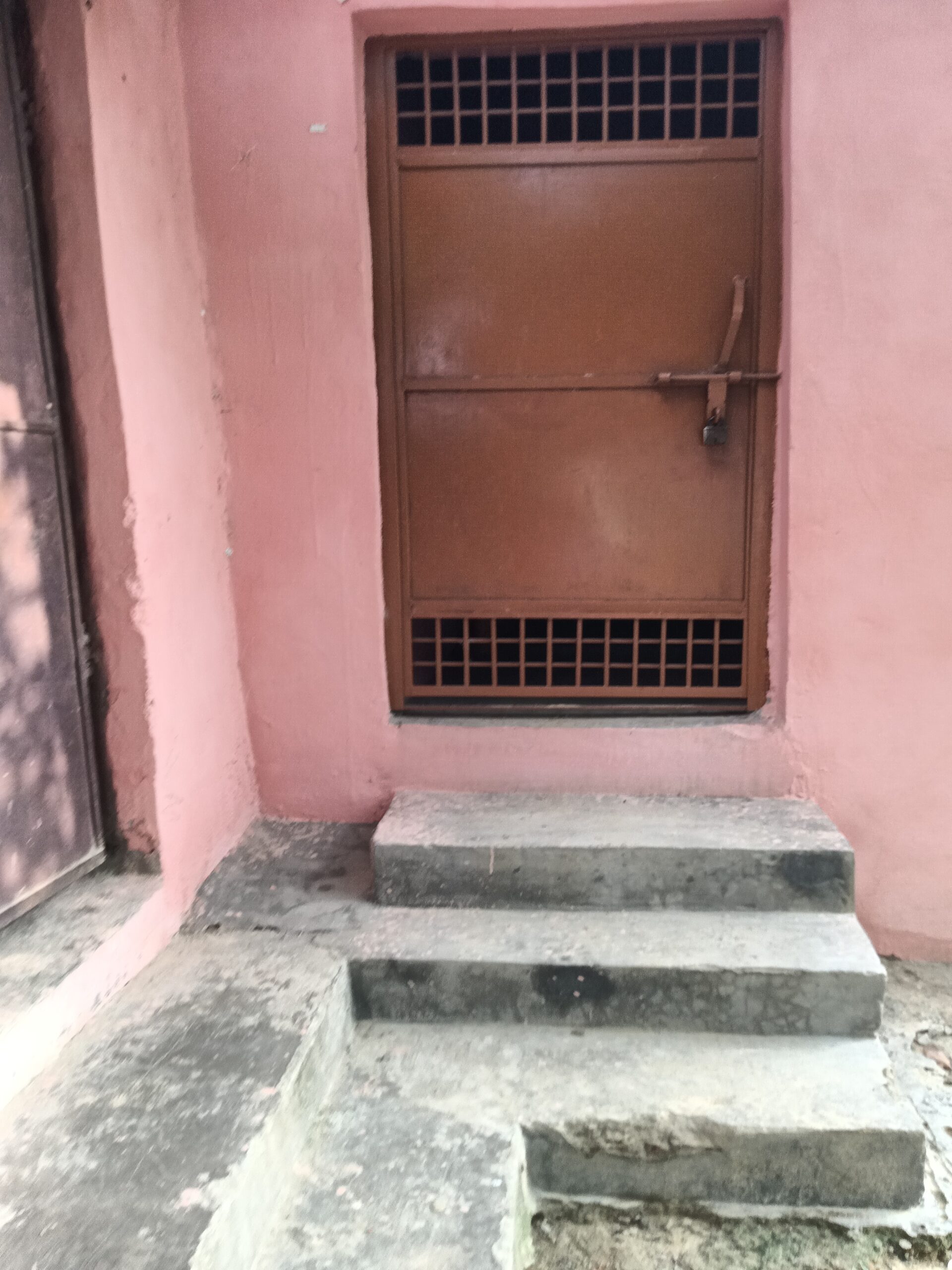 आखिर कब तक सुधरेगा लक्ष्मीनिया पंचायत का आंगनबाड़ी केंद्र लोगों में चर्चा विभाग मौन