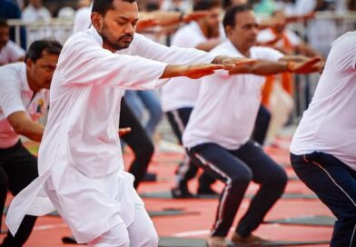 योग का क्रेज अब बस केवल योग दिवस तक ही सीमित होता जा रहा है और इसे लेकर बस रिकॉर्ड बनाए जा रहे है लेकिन जमीन पर कुछ रिकॉर्ड नहीं