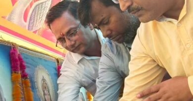 लदनियाँ के गायत्री मंदिर में प्राण प्रतिष्ठा पर भव्य आयोजन BDO-CO ने किया झंडारोहन निकली. भव्य कलश यात्रा
