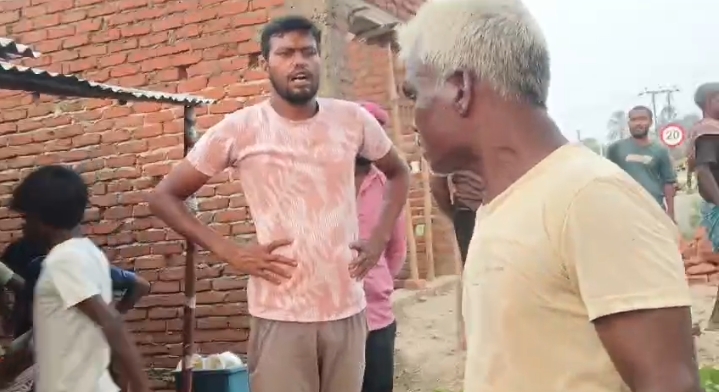 कोढ़ा में जमीन विवाद मां-बेटी से मारपीट लज्जा भंग 1 लाख के जेवर लूटे ब्लेड से हमला मेडिकल रिपोर्ट में फिजिकल असॉल्ट रहते हुए मामला दर्ज नहीं