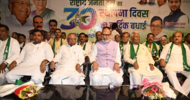 राष्ट्रीय जनता दल का 30वाँ स्थापना दिवस धूमधाम से मनाया