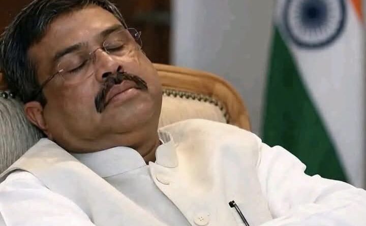 देश के शिक्षा तंत्र और आरक्षण व्यवस्था की कड़वी सच्चाई पर एक तीखी बहस छेड़ दी
