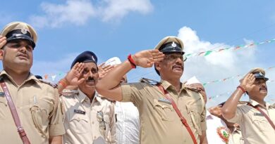 प्रखंड, थाना सहित अन्य जगहों पर धूमधाम से मनाया गया 80वां स्वतंत्रता दिवस मनाए ।।2. प्रशांत किशोर पहुंचे परकौली, रोशन यादव के परिजनों को न्याय का भरोसा