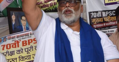 शिक्षक अभ्यर्थियों के आंदोलन में पहुंचे सांसद पप्पू यादव, सरकार पर साधा निशाना, कहा – जरूरत पड़ी तो संघर्ष और बड़ा होगा