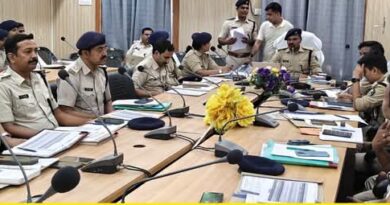 पुलिस की मासिक अपराध गोष्ठी एसपी योगेंद्र कुमार ने लंबित कांडों के त्वरित निष्पादन का  निर्देश