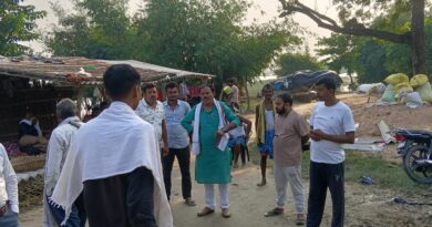 वैशाली के बाढ़ प्रभावित इलाकों में जिला परिषद प्रतिनिधि दिग्विजय नारायण ने बांटी राहत सामग्री, 200 परिवारों को मिलेगा सहारा
