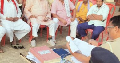 दुर्गा पूजा को लेकर रहिका थाना परिसर में शांति समिति की बैठक, लाइसेंस लेकर ही आयोजन करने का निर्देश