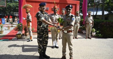 SSB जयनगर ने भारी मात्रा में पटाखे बरामद अनुमानित मूल्य ₹55,30,040 ।।  2.महानिरीक्षक सीमांत मुख्यालय सशस्त्र सीमा बल  अग्रगामी अड़तालीस वाहिनी के सीमावर्ती क्षेत्रों एवं वाहिनी मुख्यालय का निरीक्षण किया